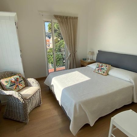 Appartamento Attico Fronte Mare nel Borgo di Celle Ligure Esterno foto